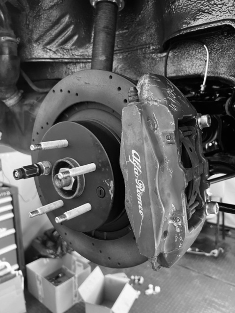 Nissan Skyline Silvia Stagea REAR brake adapter kit Alfa Romeo / Maserati BREMBO calipers for 355mm disc (Nissan 370Z) Nissan Skyline Silvia Stagea REAR brake adapter kit Alfa Romeo / Maserati BREMBO calipers for 355mm disc (Nissan 370Z)